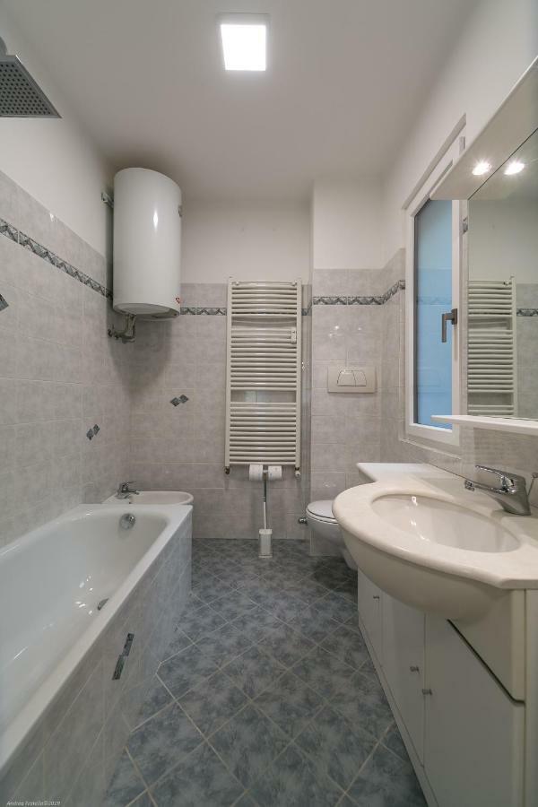 Apartment Duomo Bolzano Luaran gambar